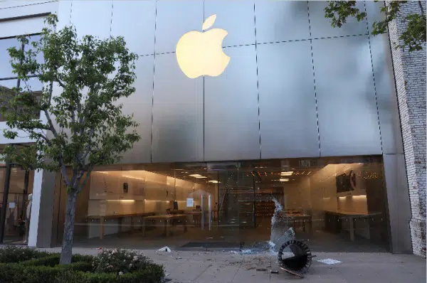 Apple ABD’de Artan Protestolar Sebebiyle Önlem Aldı