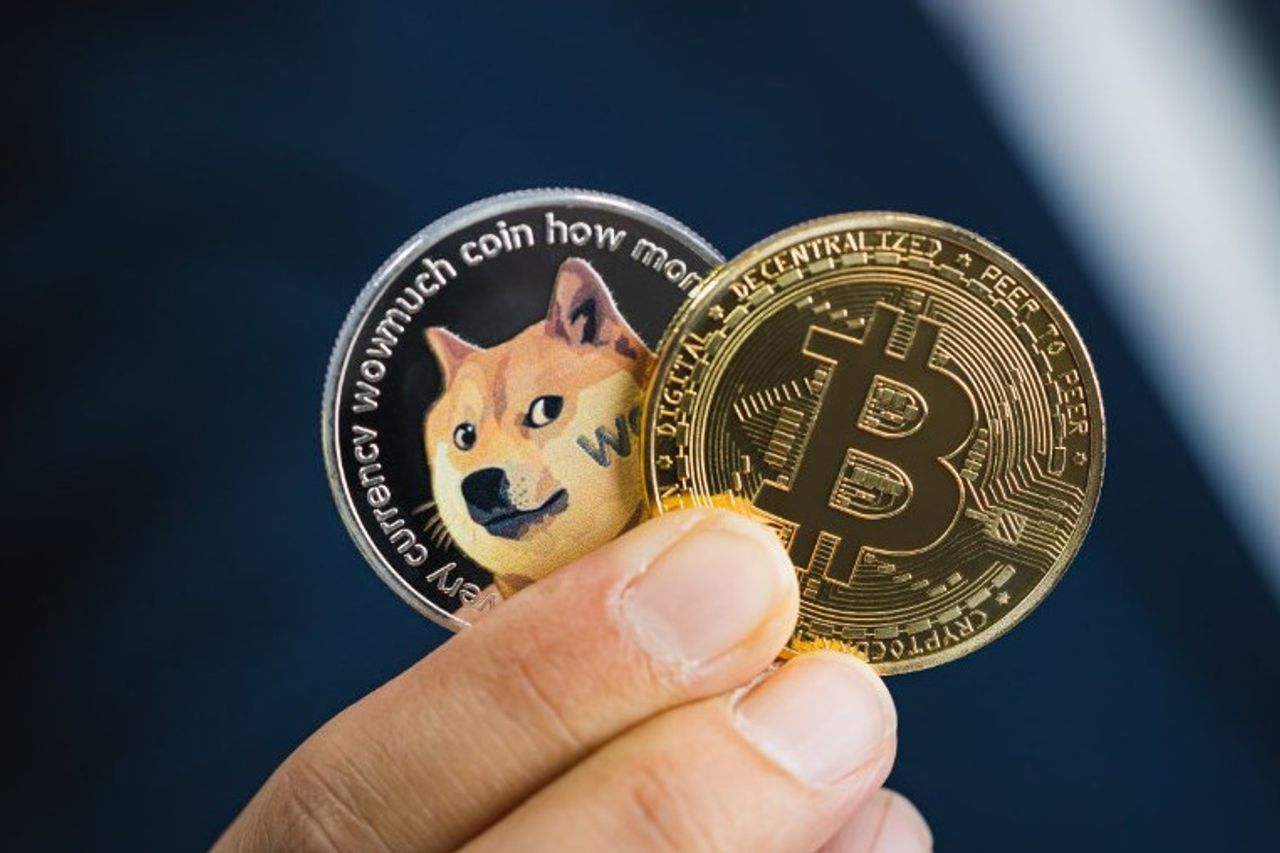 Dogecoin (DOGE) and a Surprise Altcoin Outperformed Bitcoin (BTC)!