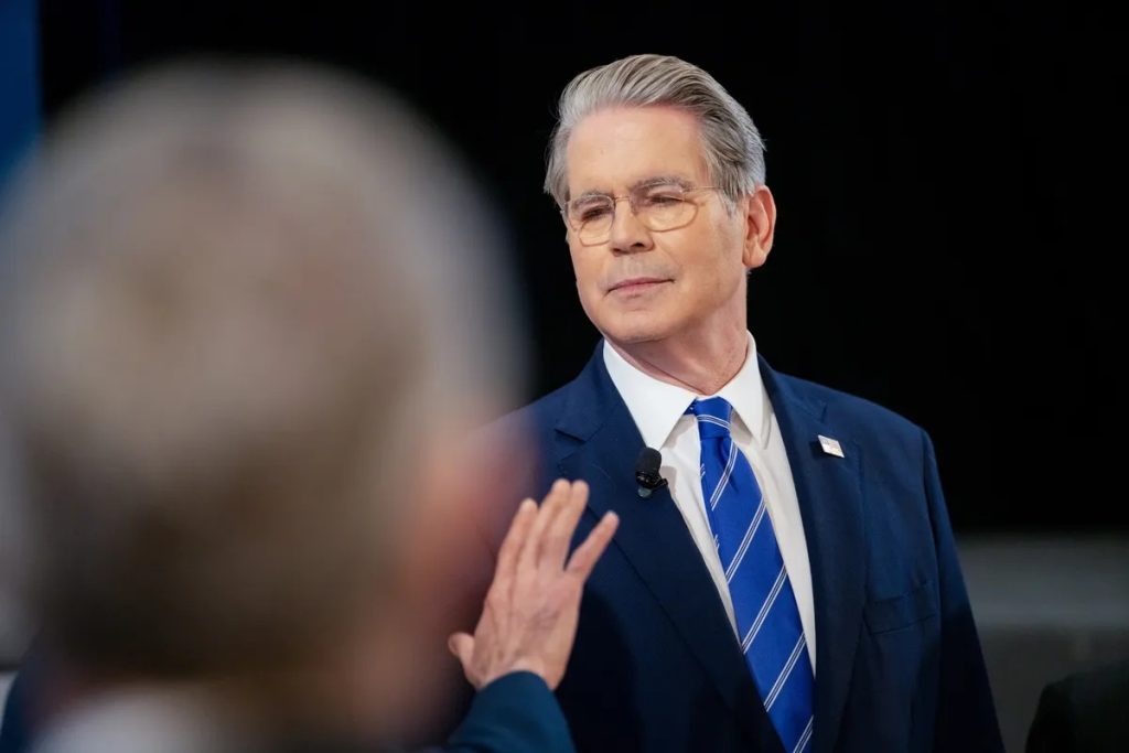 U.S. Treasury Secretary Scott Bessent Makes Hot Comments on Bitcoin and Altcoin Declines – Will the Market Recover?