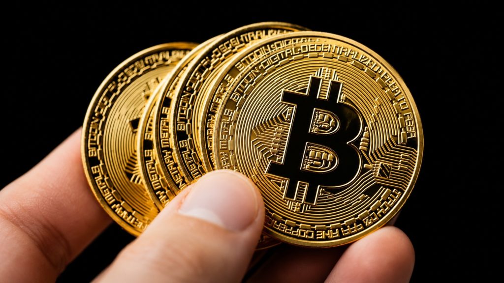 Analyst Who Predicted the Drop Forecasts What Might Happen Next with Bitcoin